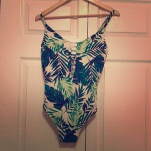 Hawaiian Print One Piece Bathing Suit 🌴